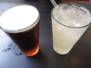 モンティース ラガー（Monteiths Lager）とジュース