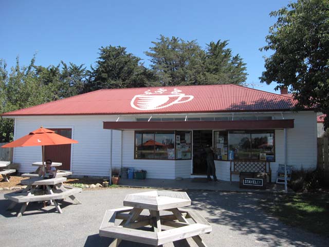 n}[EXvOXCNEeJ|ԂŋxeXeCu[ErbWEXgAiStaveley Village Storej