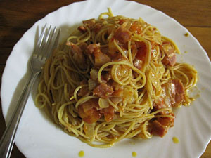 夕食のパスタ（自炊）