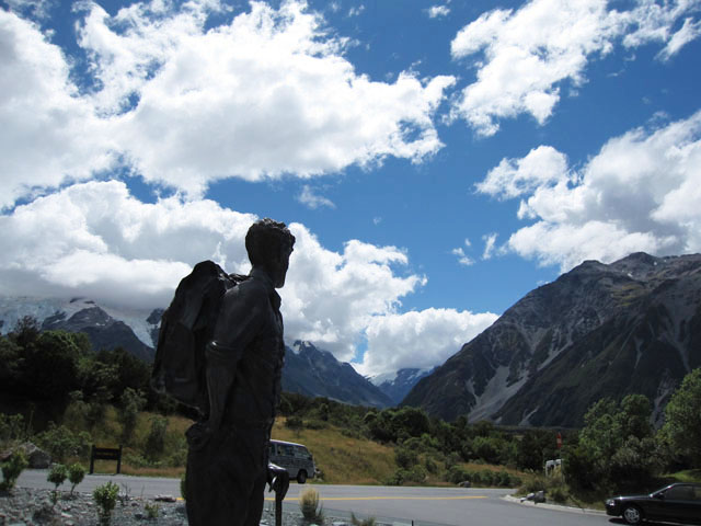 GhhEq[߂iF@T[EGhgEq[EApCZ^[iSir Edmund Hillary Alpine Centerj