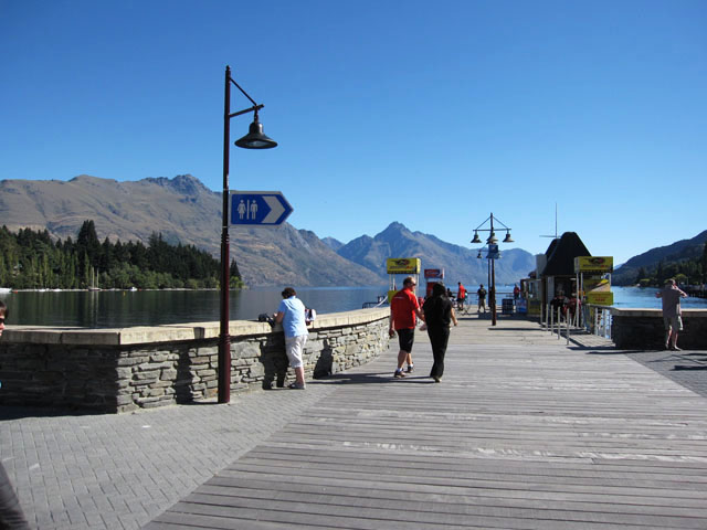 NB[Y^EiQueenstownjɂ郏JeBv(Lake Wakatipu) 1 