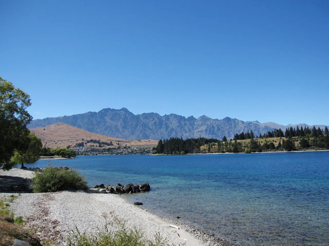 NB[Y^EiQueenstownjɂ郏JeBvΔȁiWakatipu Lakej