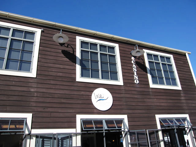 NB[Y^EiQueenstownjɂ郏[tEJWm iThe Wharf Casinoǰ