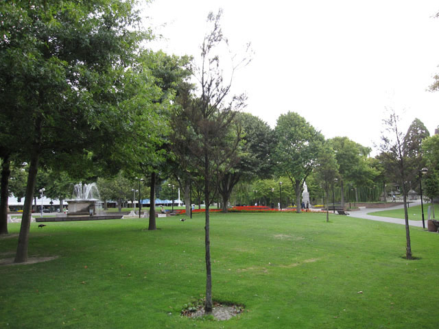 rNgAEXNEFAiVictoria Squarej̍L